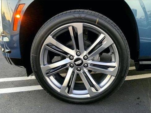 New 2026 Cadillac Escalade ESV Sport image 13