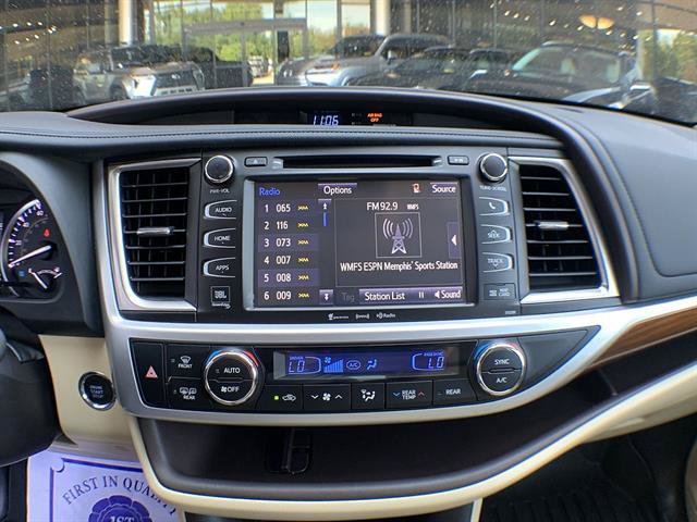 Used 2019 Toyota Highlander Limited FWD image 16