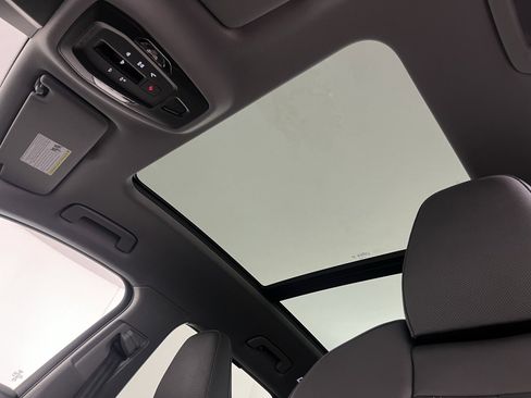 Used 2025 Audi Q6 e-tron Premium Plus w/ Premium Plus image 18