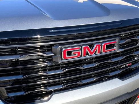 Certified 2025 GMC Acadia AT4 image 30