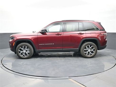 Used 2024 Jeep Grand Cherokee Limited w/ Trailer Tow Package image 2