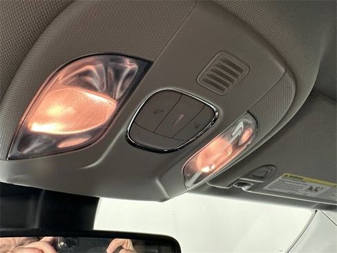 Certified 2022 Jeep Compass Latitude image 32