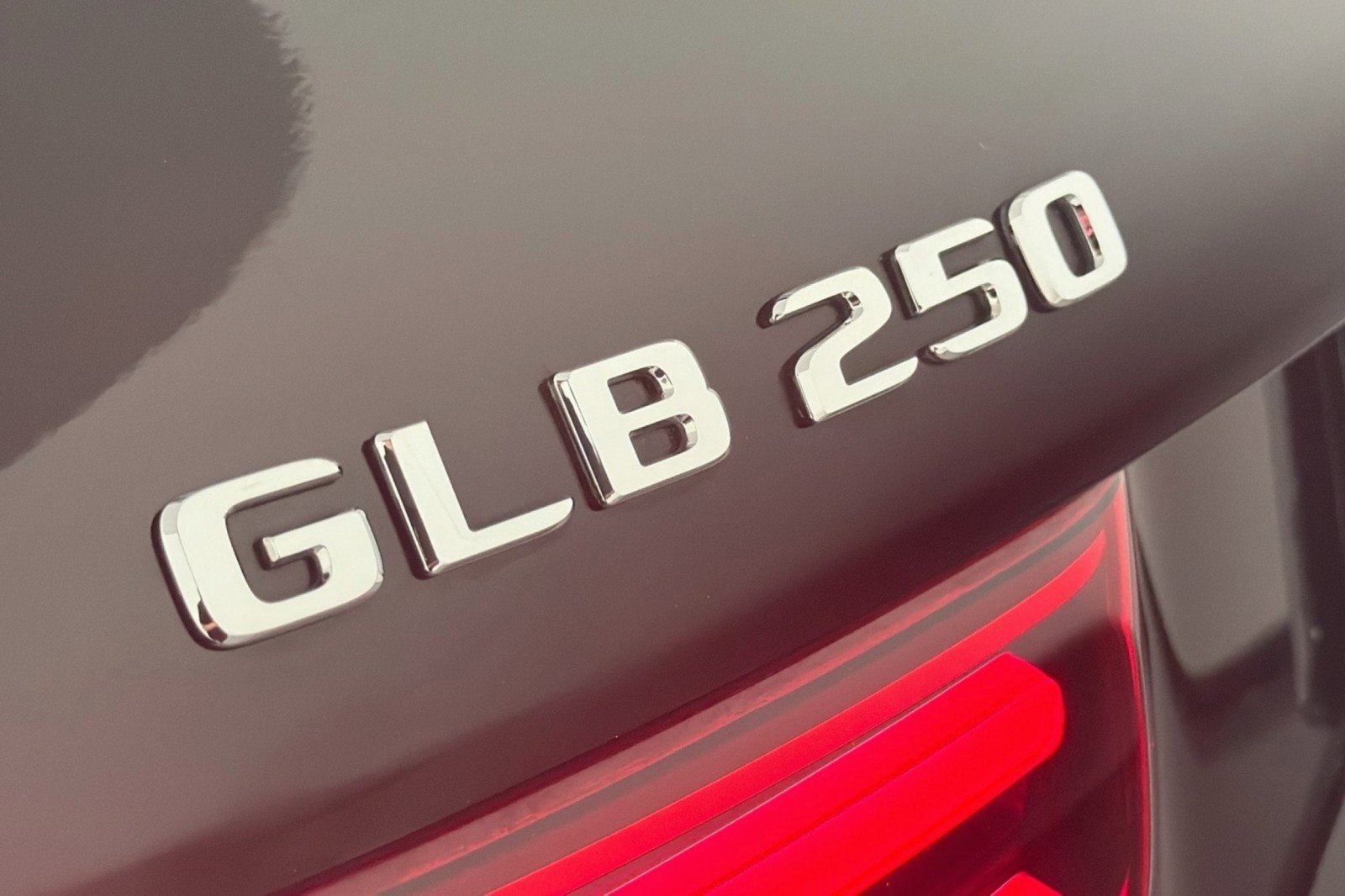 Used 2024 Mercedes-Benz GLB 250 4MATIC image 9