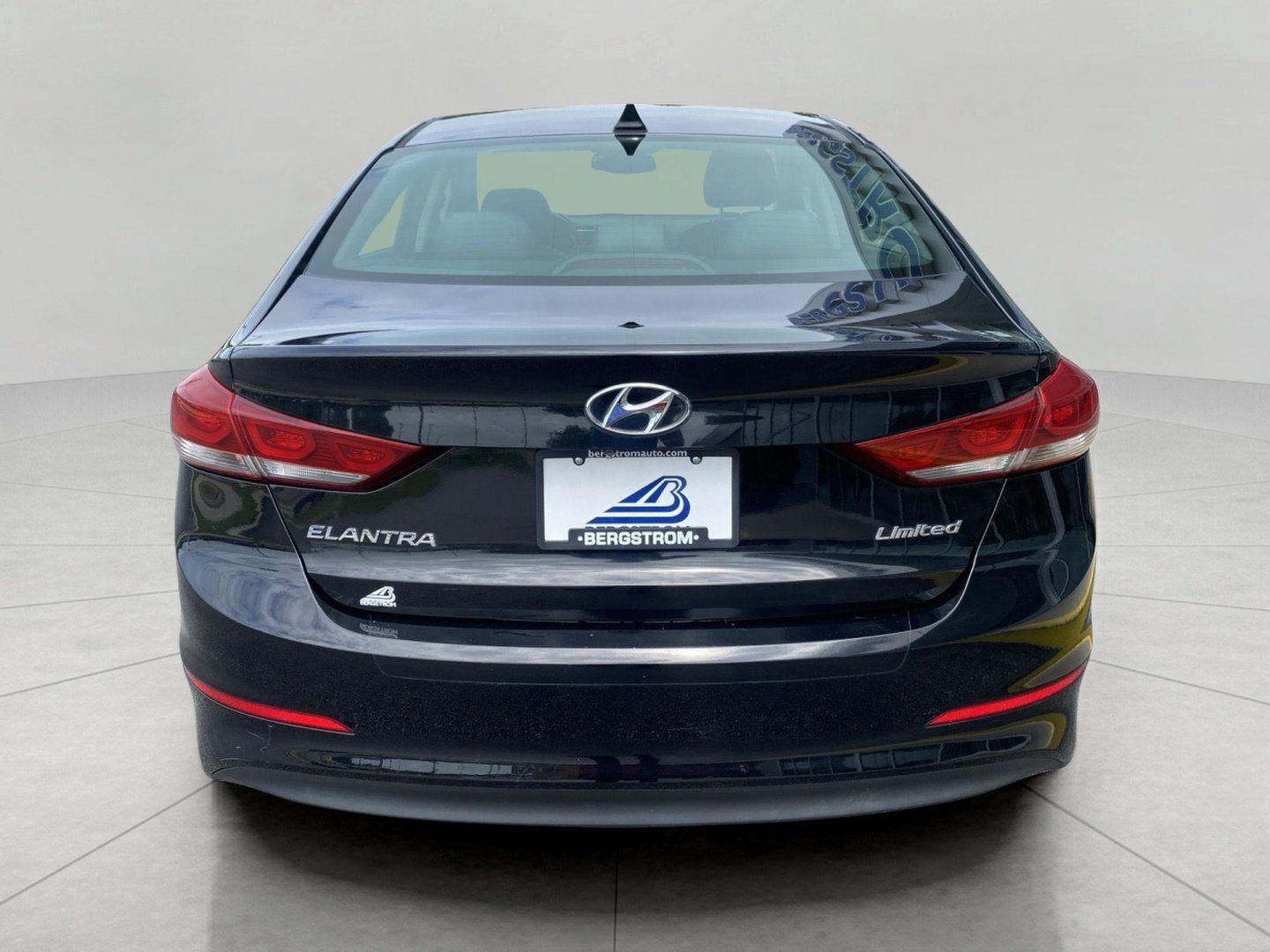 Used 2017 Hyundai Elantra Limited FWD image 11