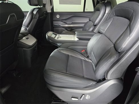 New 2025 Lincoln Navigator L Reserve image 13