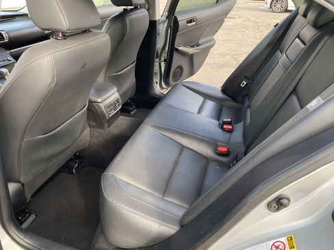 Used 2016 Lexus IS 200t RWD image 15
