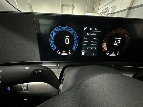 Used 2024 Hyundai Kona SEL AWD/4WD image 17