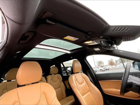 Used 2023 Volvo XC90 T8 Ultimate image 14