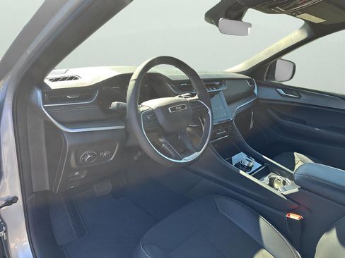 New 2025 Jeep Grand Cherokee Altitude image 26
