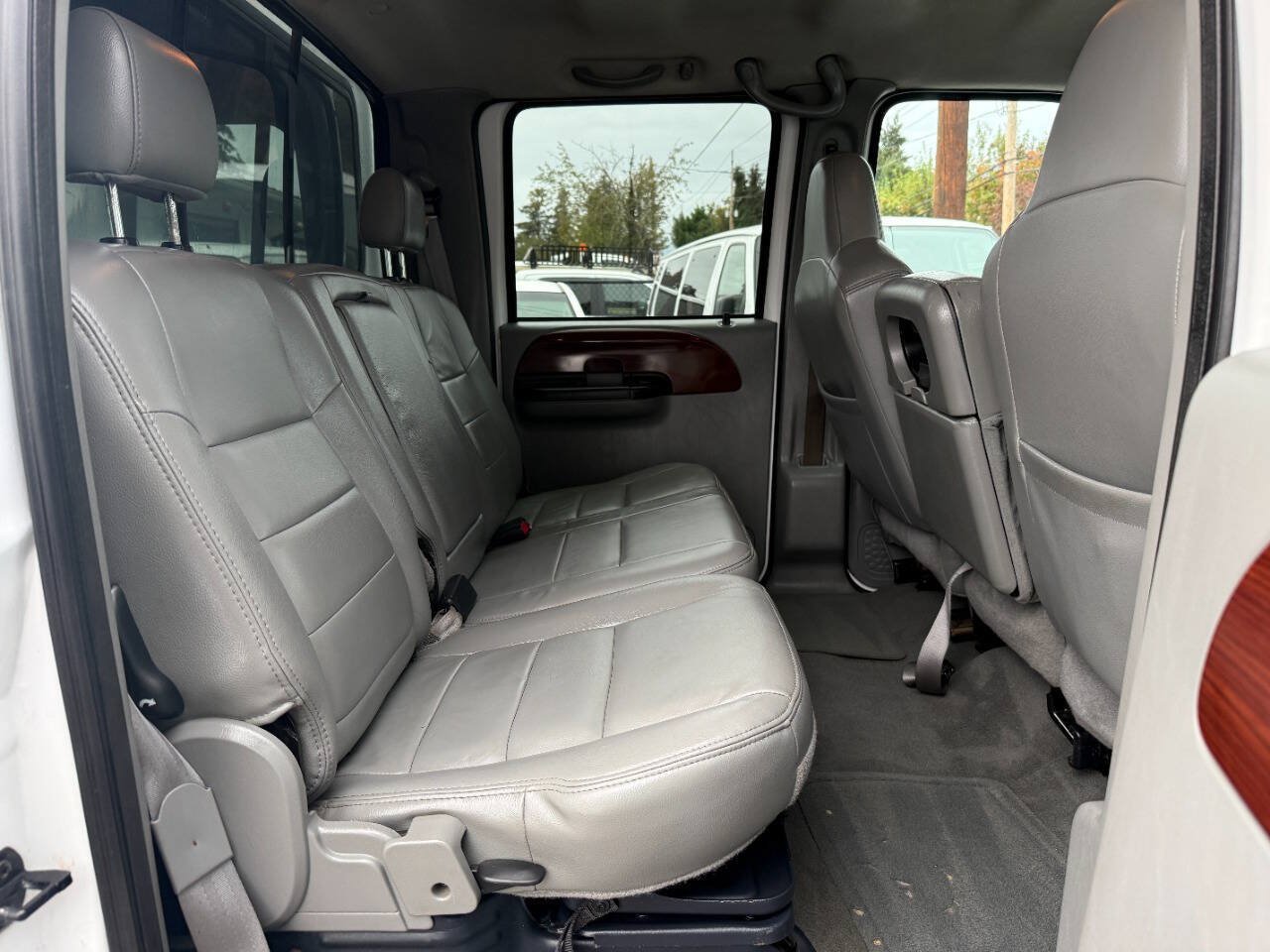 Used 2005 Ford F350 Lariat AWD/4WD image 26