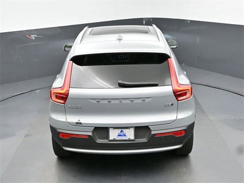 Used 2024 Volvo XC40 B5 Plus image 46