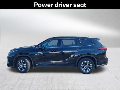 Used 2021 Toyota Highlander XLE image 8