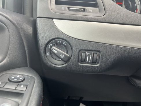 Used 2019 Dodge Grand Caravan GT image 11