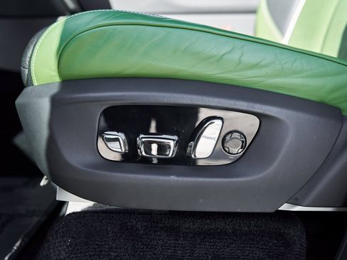 Used 2023 Rolls-Royce Cullinan Black Badge w/ Driver's Package image 42