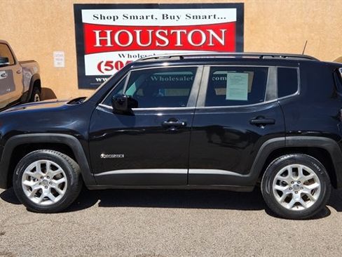 Used 2018 Jeep Renegade Latitude image 1