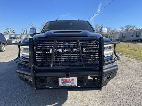 Used 2024 RAM 3500 Laramie w/ Sport Appearance Package image 9