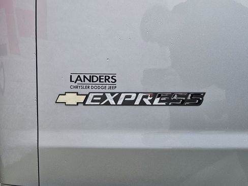 Used 2023 Chevrolet Express 3500 LS image 30