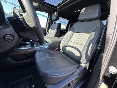 Certified 2025 Chevrolet Silverado 1500 High Country w/ Midnight Edition AWD/4WD image 20
