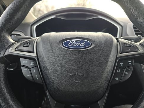 Used 2020 Ford Fusion SE image 26
