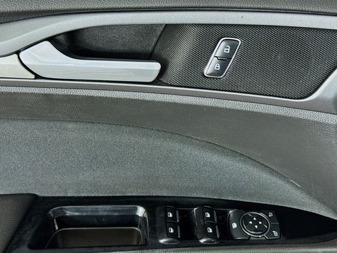 Used 2016 Ford Fusion SE image 22