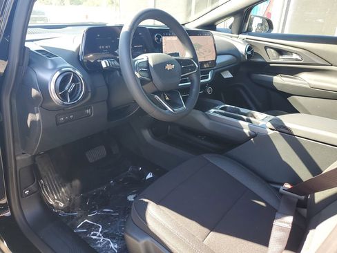 New 2026 Chevrolet Equinox EV LT image 17