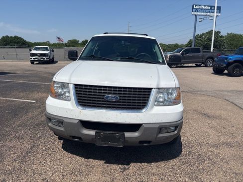 Used 2003 Ford Expedition XLT AWD/4WD image 2