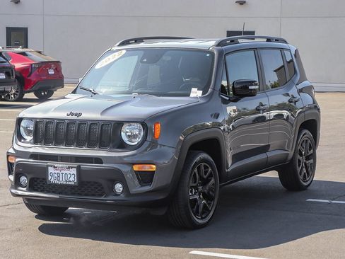 Used 2022 Jeep Renegade Altitude AWD/4WD image 3
