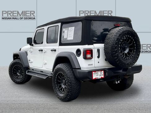 Used 2018 Jeep Wrangler Unlimited Sport S AWD/4WD image 5