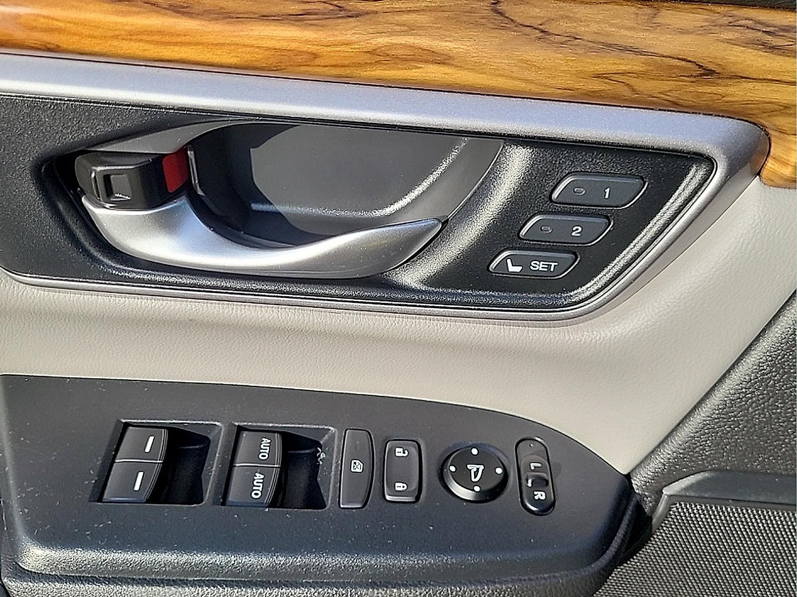 Used 2017 Honda CR-V EX-L image 15