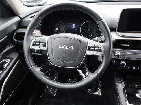 Certified 2022 Kia Telluride EX w/ EX Premium Package image 16