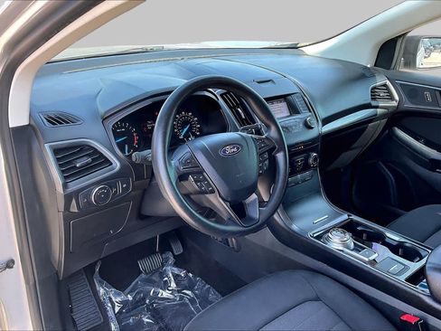 Used 2019 Ford Edge SE FWD image 17