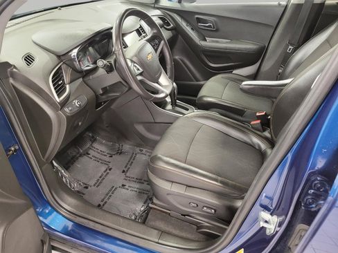 Used 2019 Chevrolet Trax LT w/ LT Convenience Package image 9