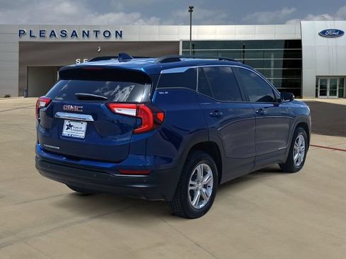 Used 2022 GMC Terrain SLE w/ Driver Convenience Package FWD image 5