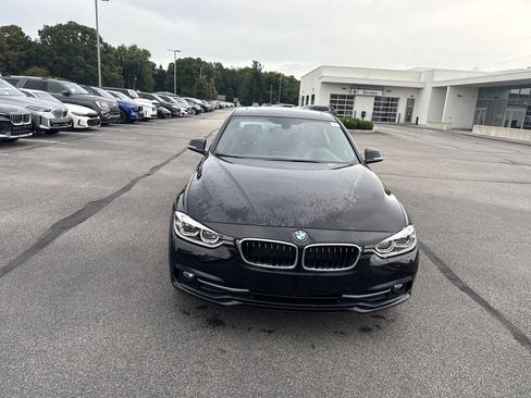 Used 2018 BMW 328d xDrive Sedan AWD/4WD image 2