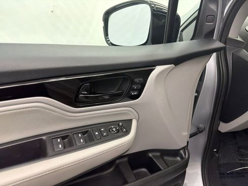Used 2018 Honda Odyssey Elite image 12