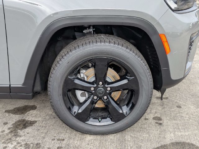 New 2027 Jeep Grand Cherokee Limited w/ Limited Altitude Package RWD image 12