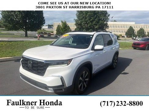 Certified 2025 Honda Pilot Touring image 1