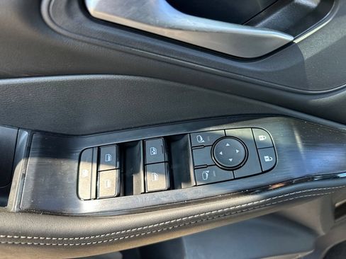 Used 2025 Nissan Rogue SV w/ SV Premium Package FWD image 13