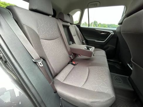 Used 2025 Toyota RAV4 XLE AWD/4WD image 42