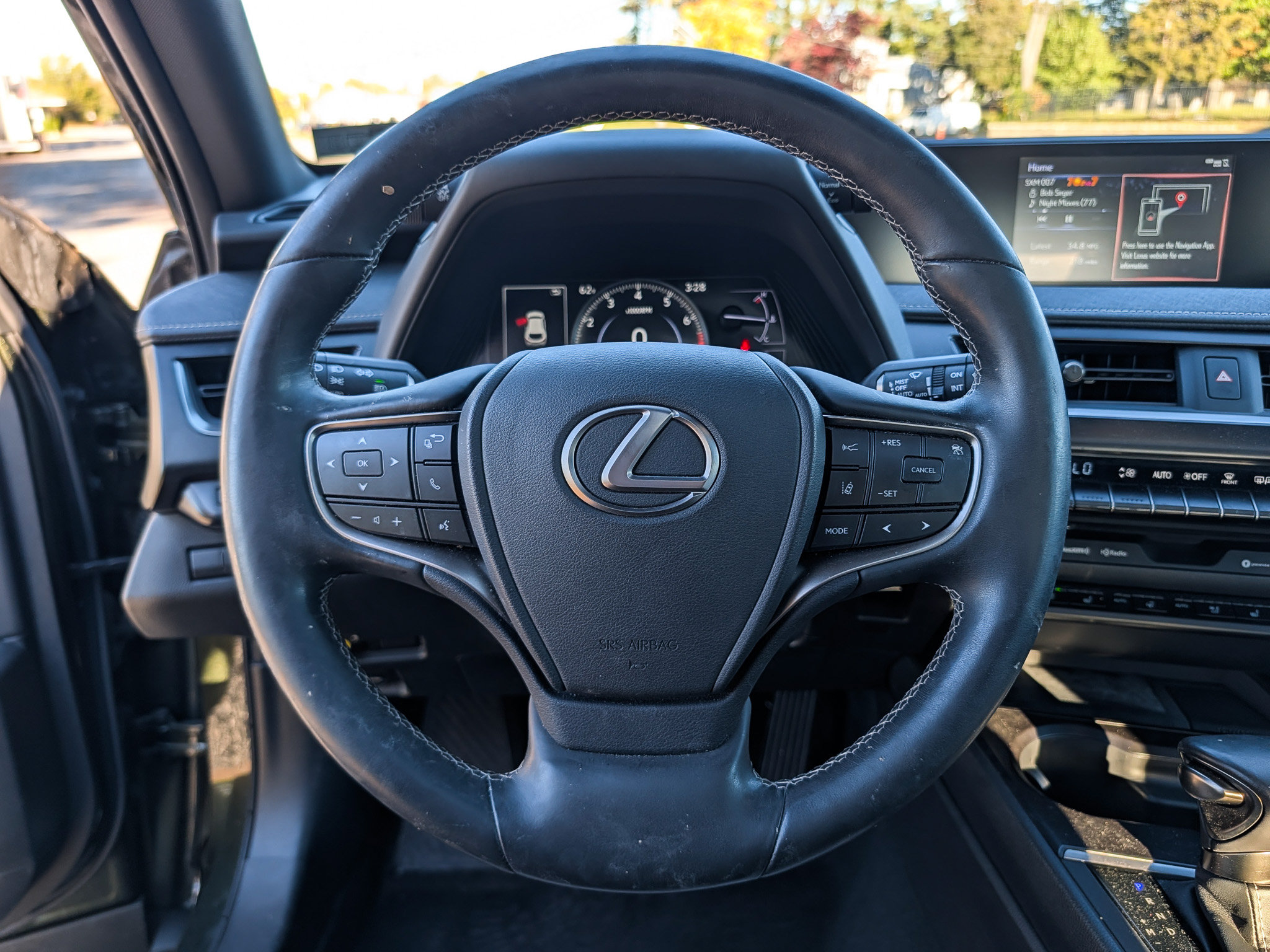 Used 2019 Lexus UX 200 w/ Premium Package FWD image 19