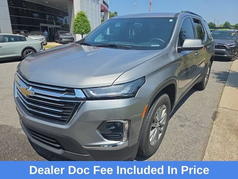 Used 2023 Chevrolet Traverse LT FWD image 1