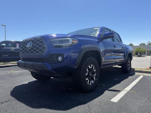 Used 2023 Toyota Tacoma TRD Off-Road w/ TRD Premium Off Road Package AWD/4WD image 17