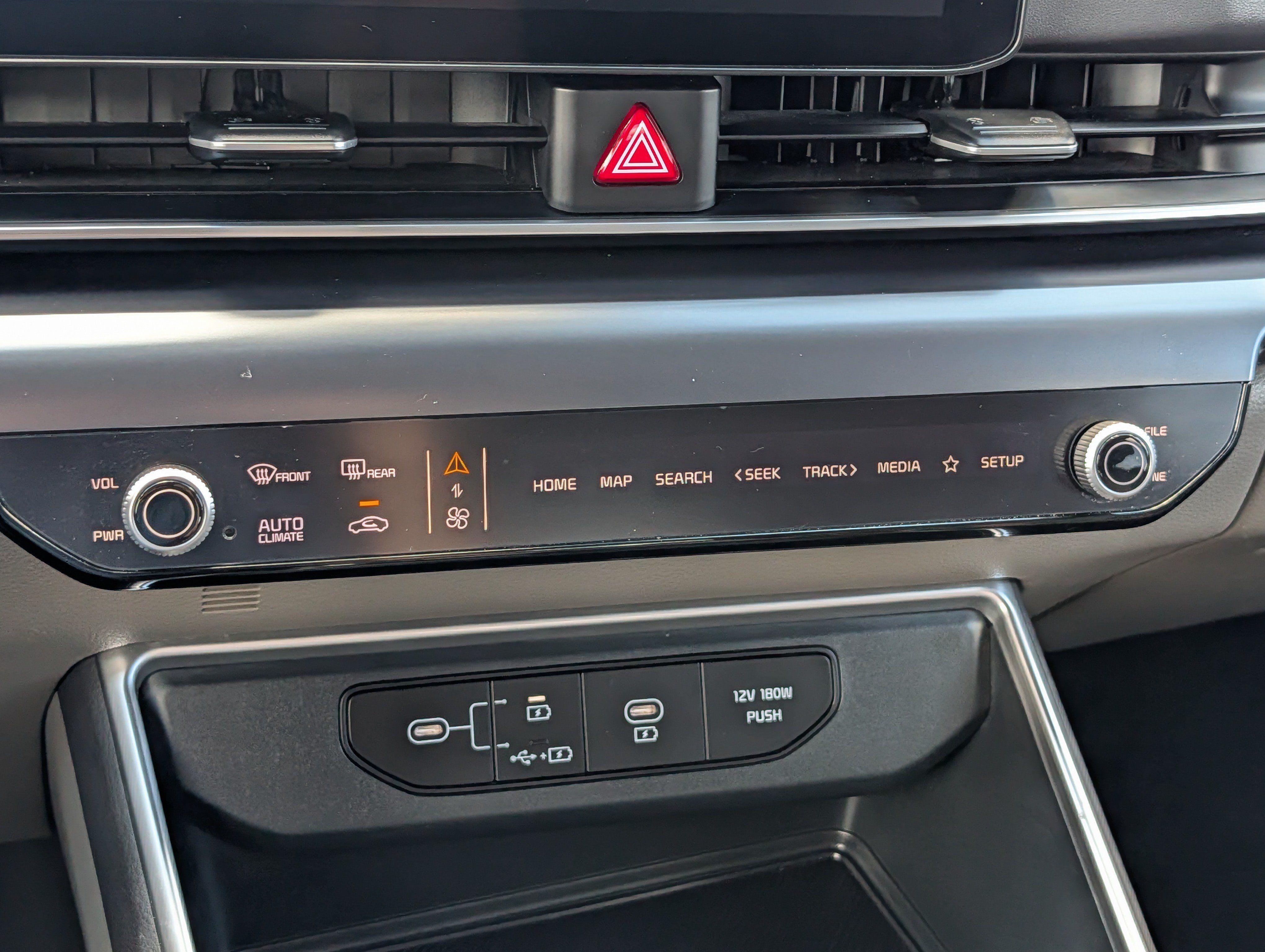 Certified 2025 Kia Carnival FWD image 23
