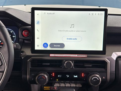 Certified 2025 Toyota 4Runner TRD Off-Road Premium image 10