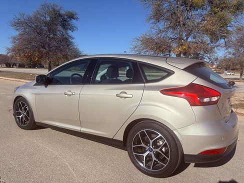 Used 2018 Ford Focus SEL image 9