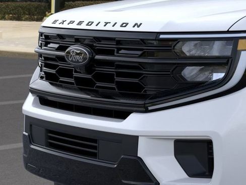 New 2026 Ford Expedition Platinum w/ Stealth Performance Package AWD/4WD image 17
