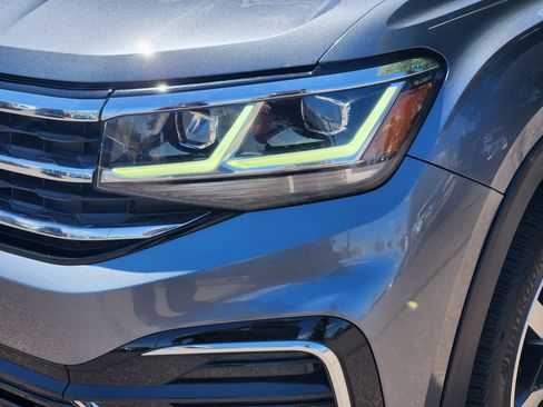 Used 2020 Volkswagen Atlas Cross Sport SEL R-Line AWD/4WD image 28