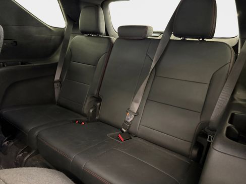 Used 2024 Chevrolet Traverse RS image 11