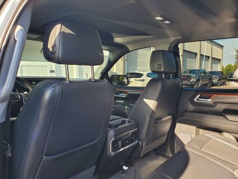 Used 2023 GMC Sierra 1500 Denali w/ Denali Reserve Package AWD/4WD image 10