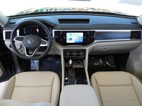 Used 2023 Volkswagen Atlas SE w/ Technology Package w/ Panoramic Sunroof Package image 48